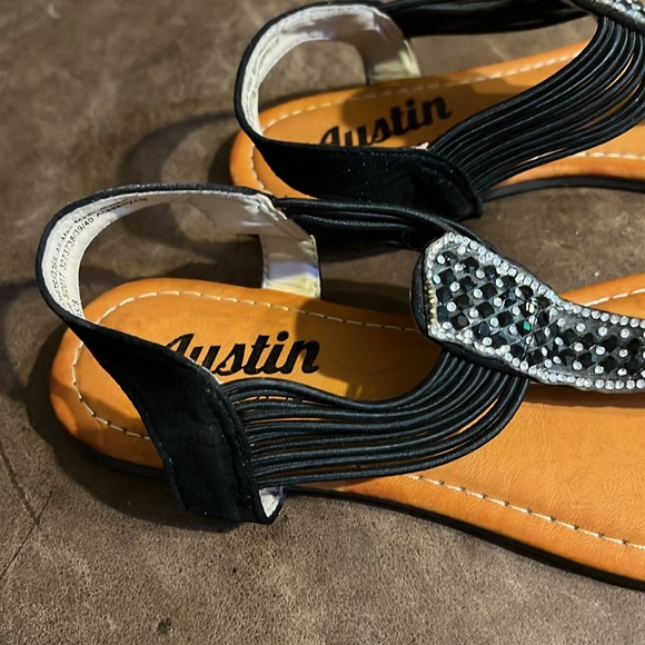 Sandals Austin trading co. Size 6 fancy beaded top with leather and elastic - Picture 6 of 8